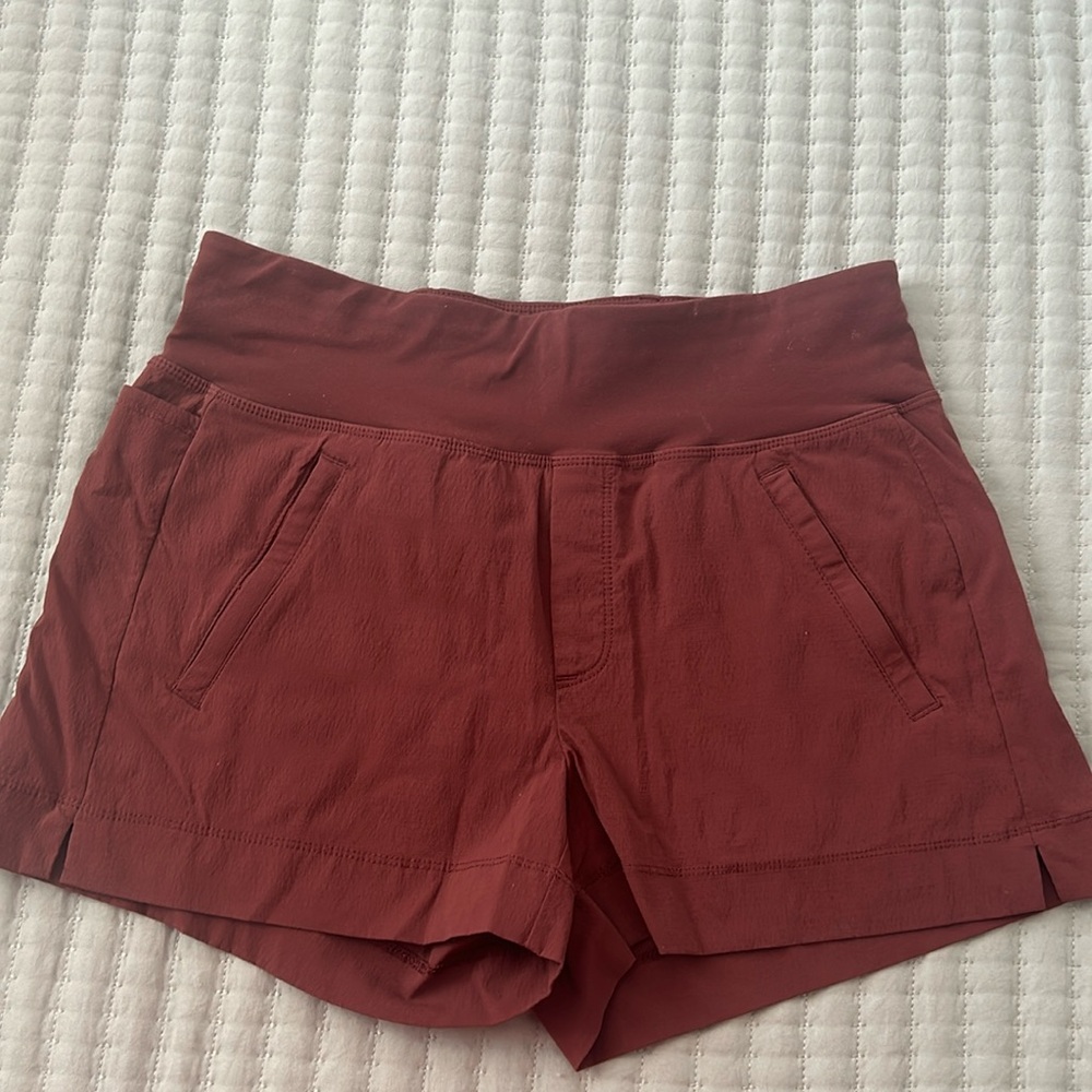 Athleta Women's Athletic Shorts in Rust Red